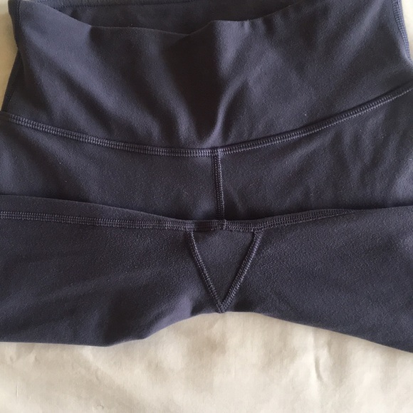 *sold* Lululemon Greyvy Wunder Unders - Picture 4 of 6